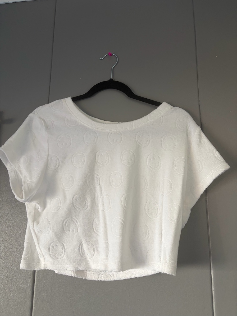 Aerie Cropped White Textured Smile-Emblem Tee